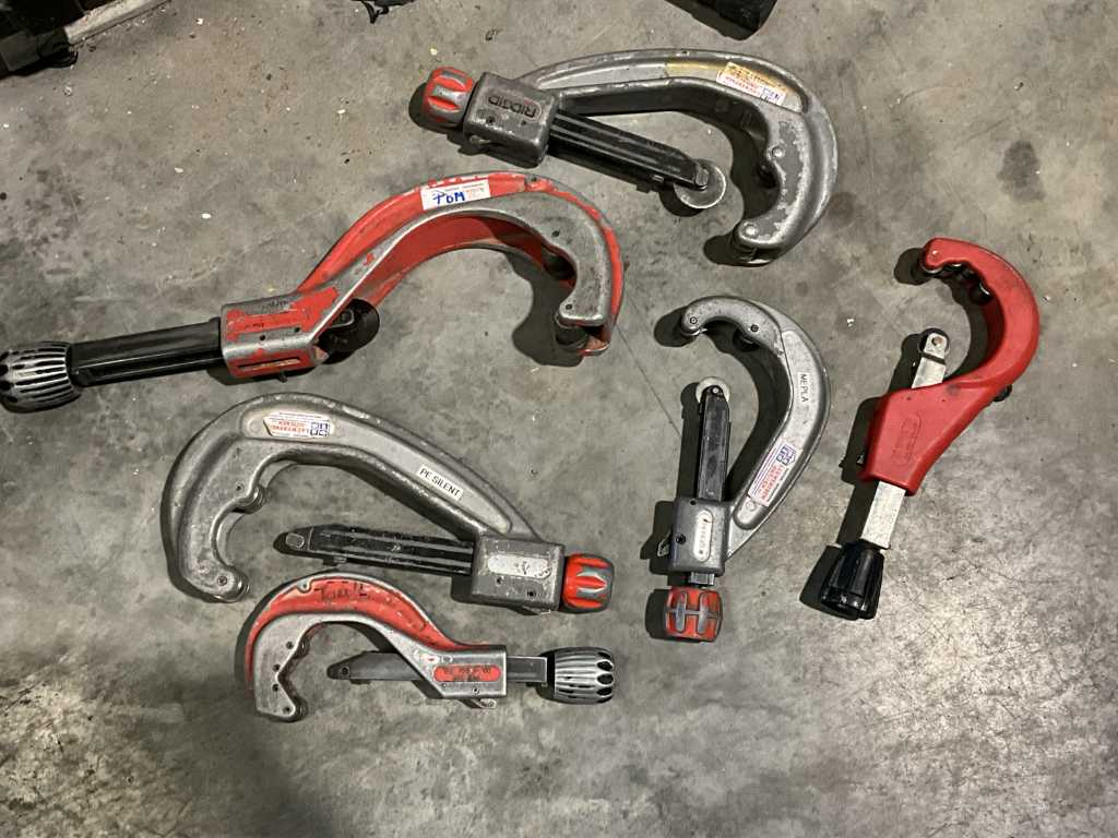 6 various manual tube cutters