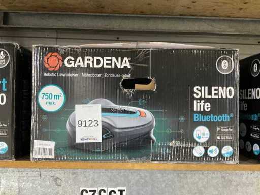 Robot Bluetooth di Gardena Sileno City Lawngrass