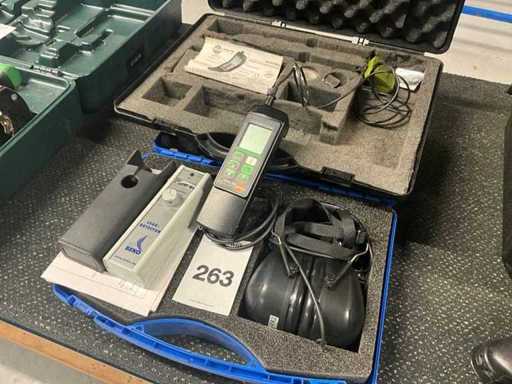 Leak detector & Temperature/air velocity meter