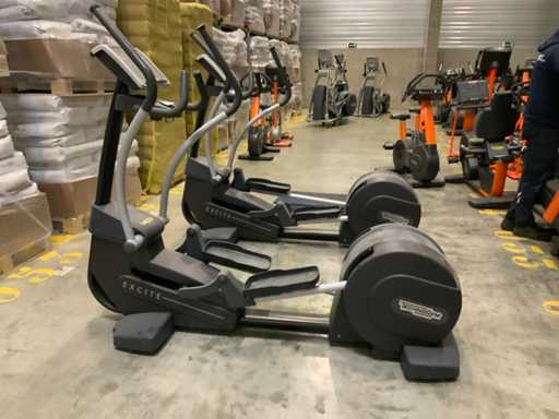 Technogym excite synchro 500 cu eliptice cu trainer