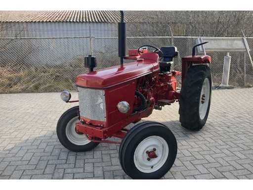 Renault – R7054 Vintage 2WD – Oldtimer-Traktor – 1962