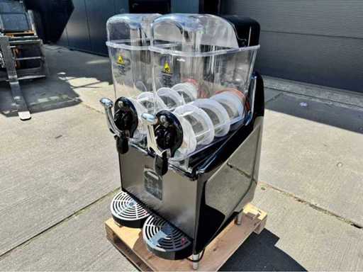Aparatul Slush Model X II 2026