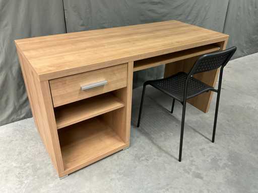 Bureau met stoel