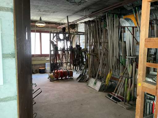 Zawarto?? ca?ego pokoju z pó?kami