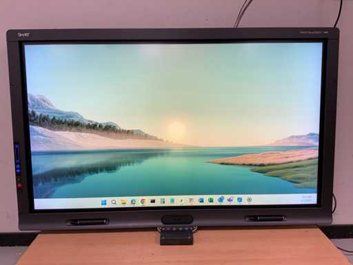 Interaktywny monitor Smart Board Smart Board Smart Board (8055i) o przek?tnej 55 cali i rozdzielczo?ci 1920x1080 (FHD)