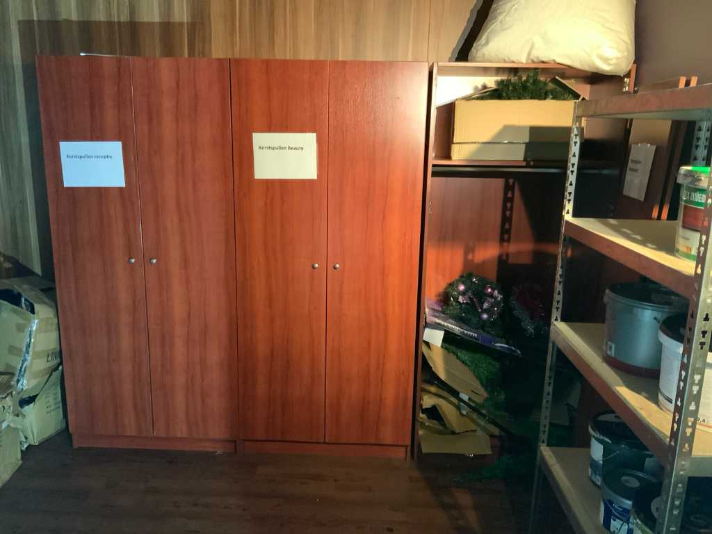 Storage cabinet (3x)