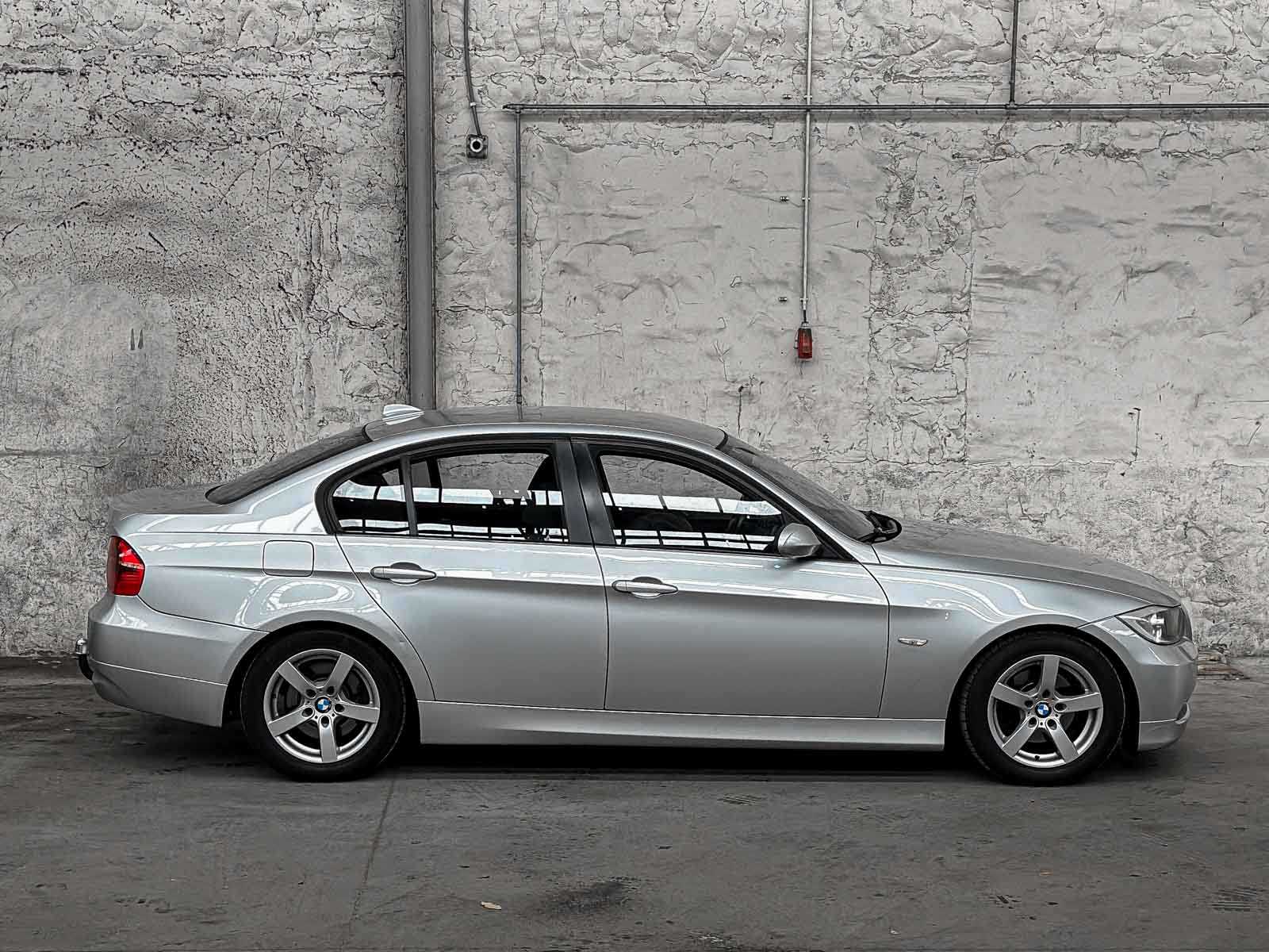 BMW 318i Business Line 3er-Serie 143 PS 2008, 73-GLH-6