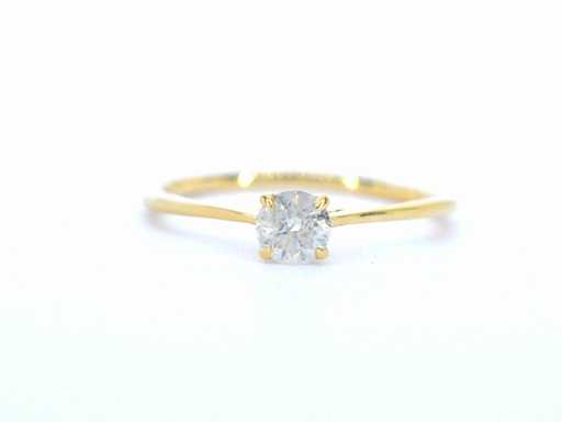Bague solitaire en or avec diamant taille brillante