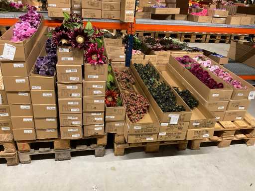 Silka, Emerald Various artificial flowers