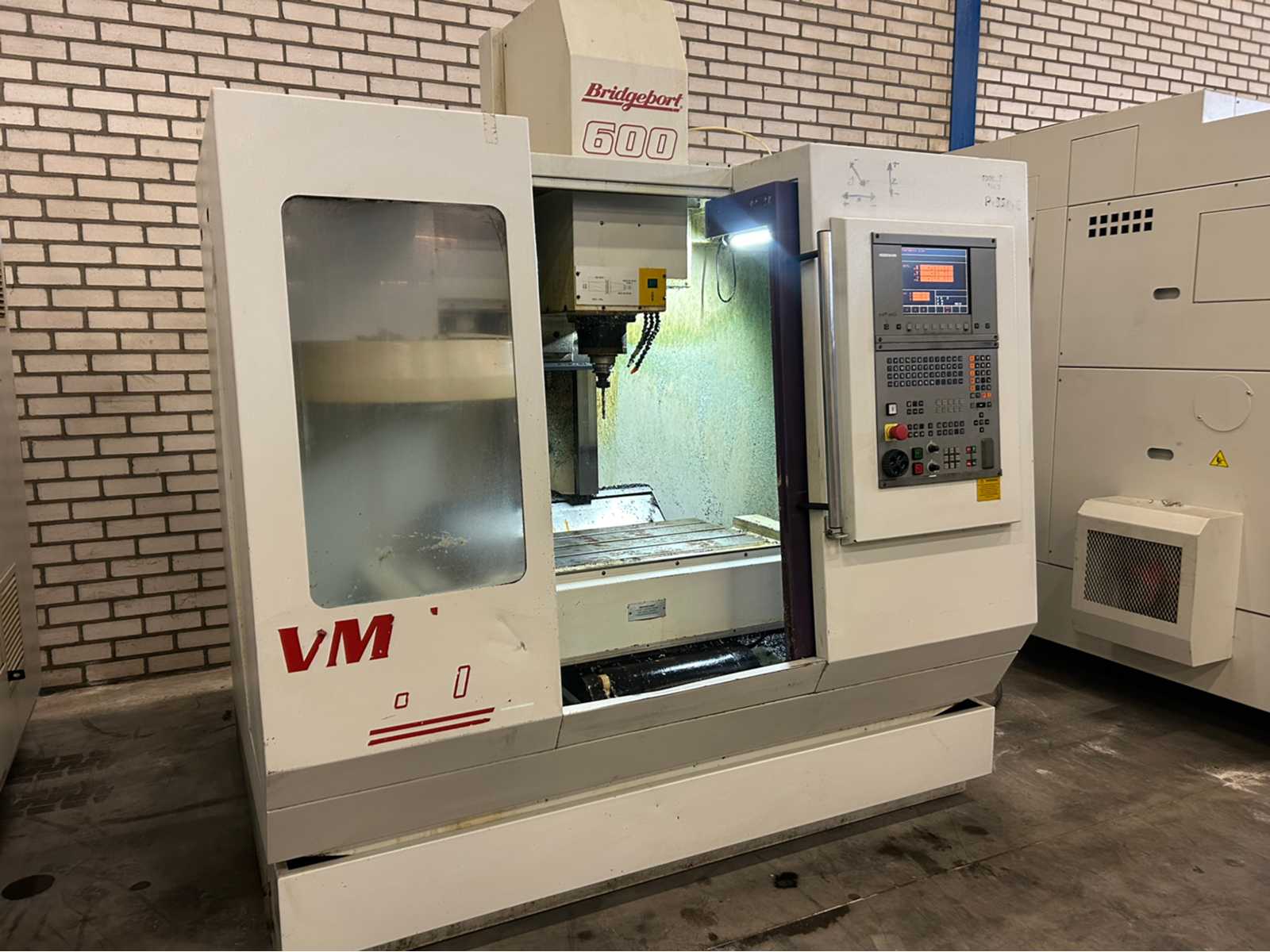 2000 Bridgeport VMC 600 CNC Universal machine centre