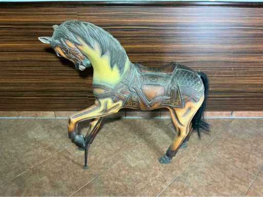Groot paardenfiguur