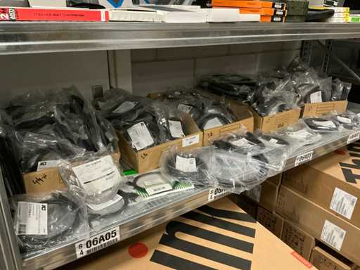 Charge verschiedener Kabel (174x)