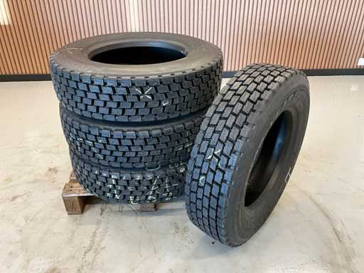 4x 205/75R17.5 neu belaufener Lkw-Reifen
