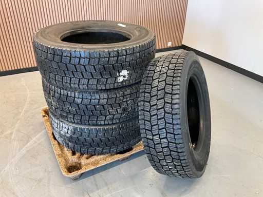 4x 315/60 R22.5 Pneu de camion rechapé
