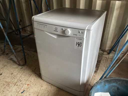 Indesit DFB15B1 Dishwasher