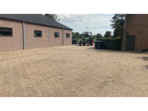 c0c302f3-a868-4c97-91dd-f06237842e57.mp4