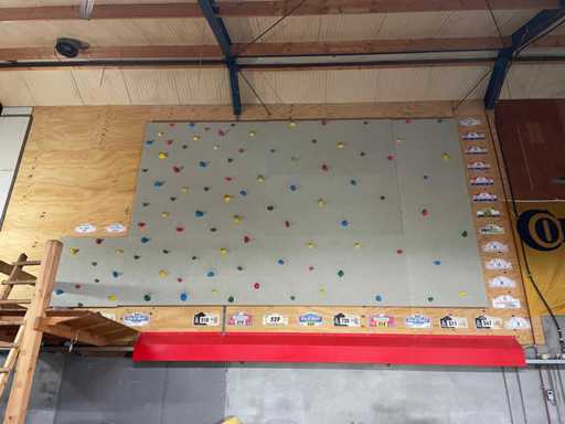 Klimwand met schuimbak