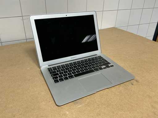 APPLE A1466 I5-5250U Macbook Air 