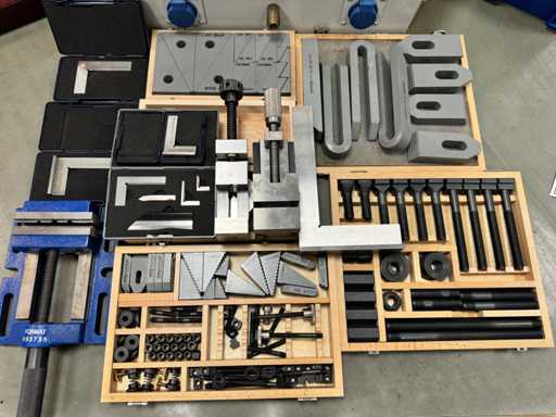 Dispositifs de serrage de poteaux AMF