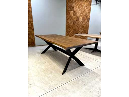 Eiken eettafel 220 cm.