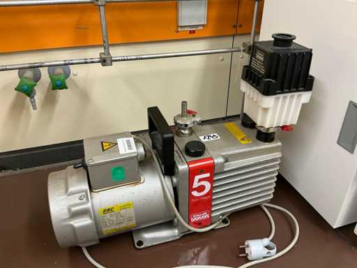 Pompă de vid Edwards E2M5