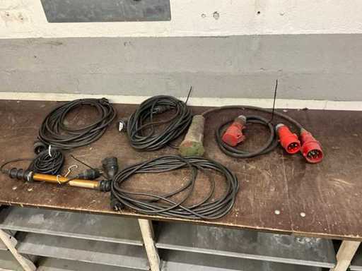 Divers câbles d’extension et prises d’alimentation (5x)