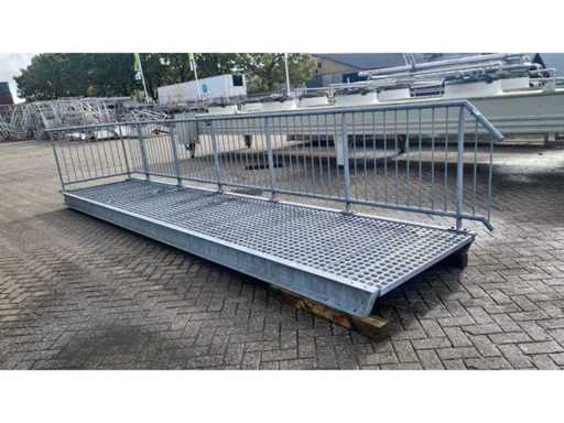 Steel platform