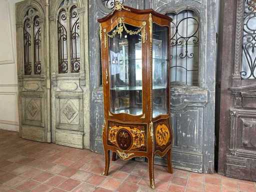 Vetrina in stile francese 