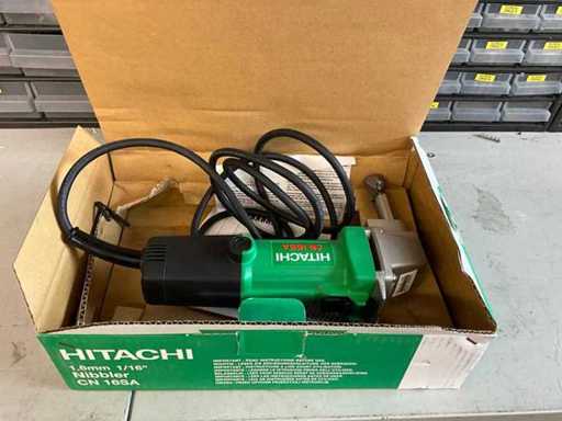HITACHI CN 16SA Grignoteuse