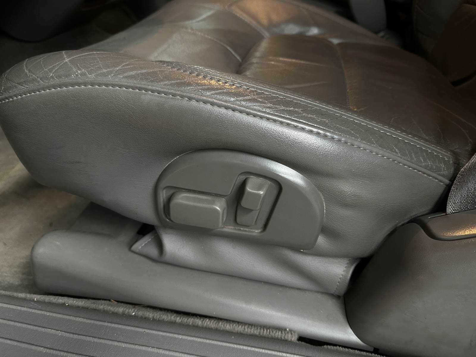 Cadillac DeVille Miller Meteor Hearse 4.6 V8 279pk 2005 Rouwauto