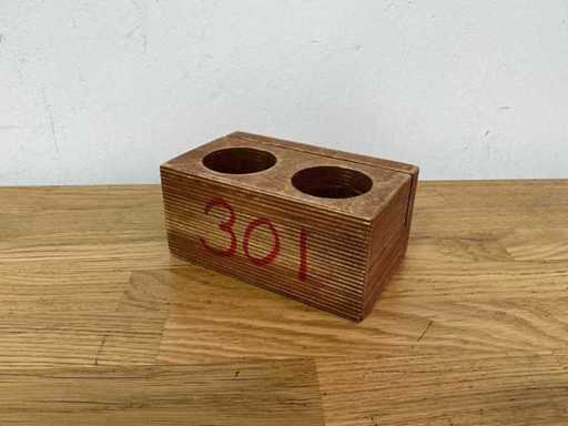 Salt and pepper holder (37x)