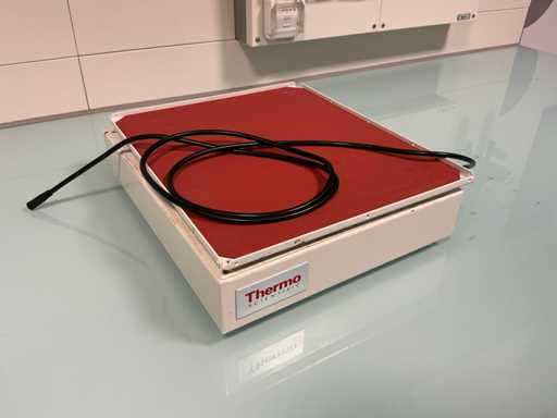 Thermo Scientific 88881102 Tray Shaker