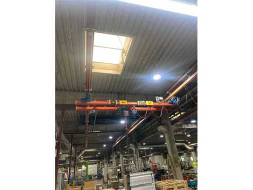 Macara interioară Demag, capacitate de ridicare de 1500 kg