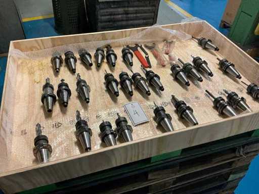 ISO40/SK40 Holders and Drills/Cutters (x27)