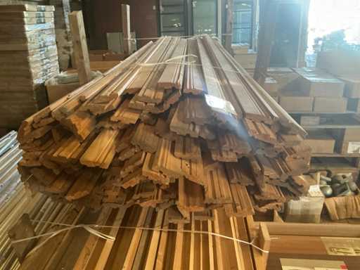 Lot de cadres en bois