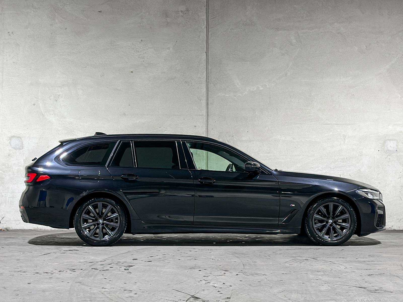 BMW 520i Touring High Executive Edition M-Sport 184pk 2021 (Origineel-NL) 5-Serie G31, L-194-JX