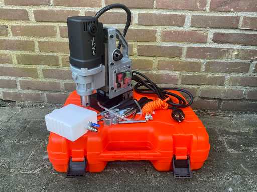 HH - 2025 - JY32 - Machine de forage magnétique