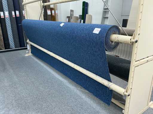 Batch of various rolls of floor covering