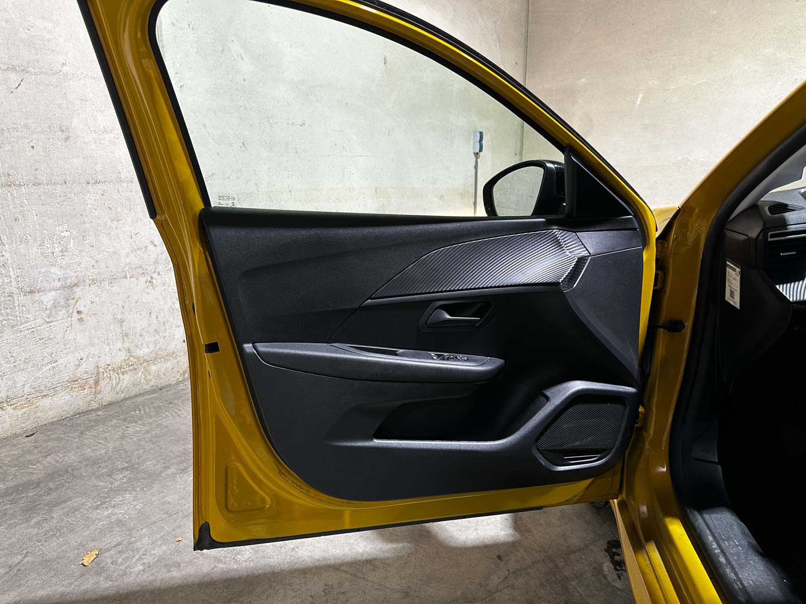 Peugeot 208 1.2 PureTech Like 75pk 2013, R-956-ZL