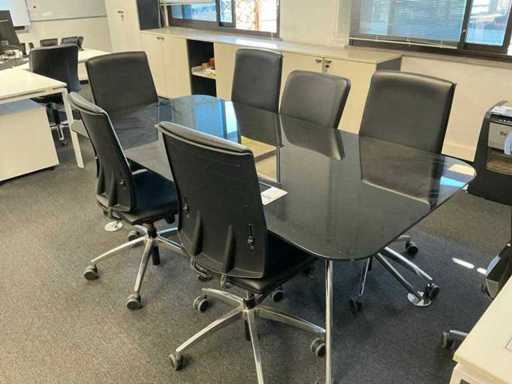 Table de réunion avec chaises