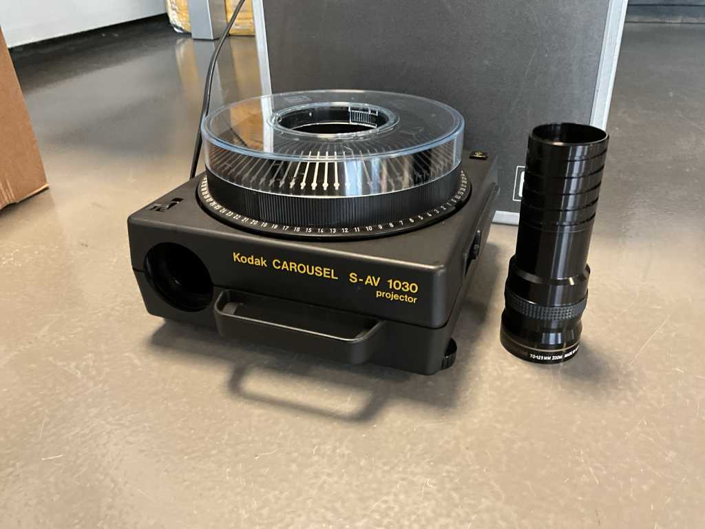 Kodak Carousel S-AV 1030 slide projector