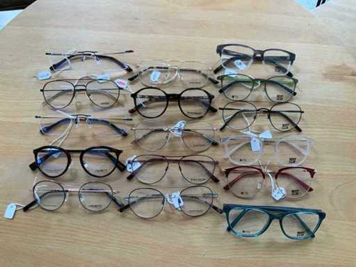 Pourquoi pas. / Bruno Banini / Joshi Designer Frame (16x)