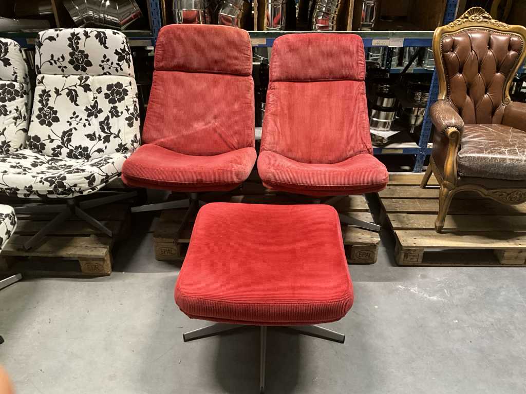 2x Vintage swivel seat