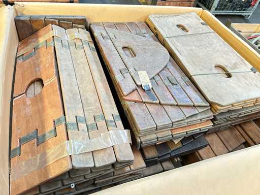 Lot de platforme pentru b?rci