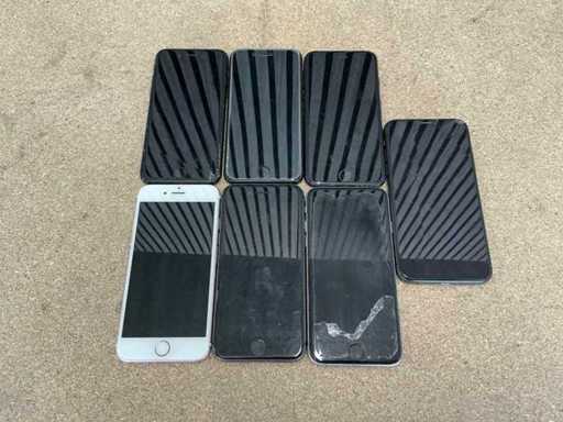 Vari telefoni cellulari Apple iPhone (7x)