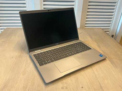 Laptop - Dell Inc. - Latitude 5520