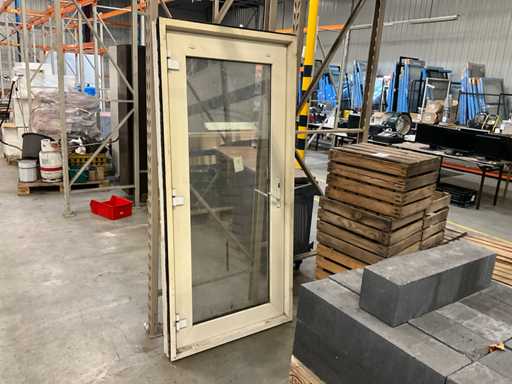 Cadru și ușă din plastic Veka