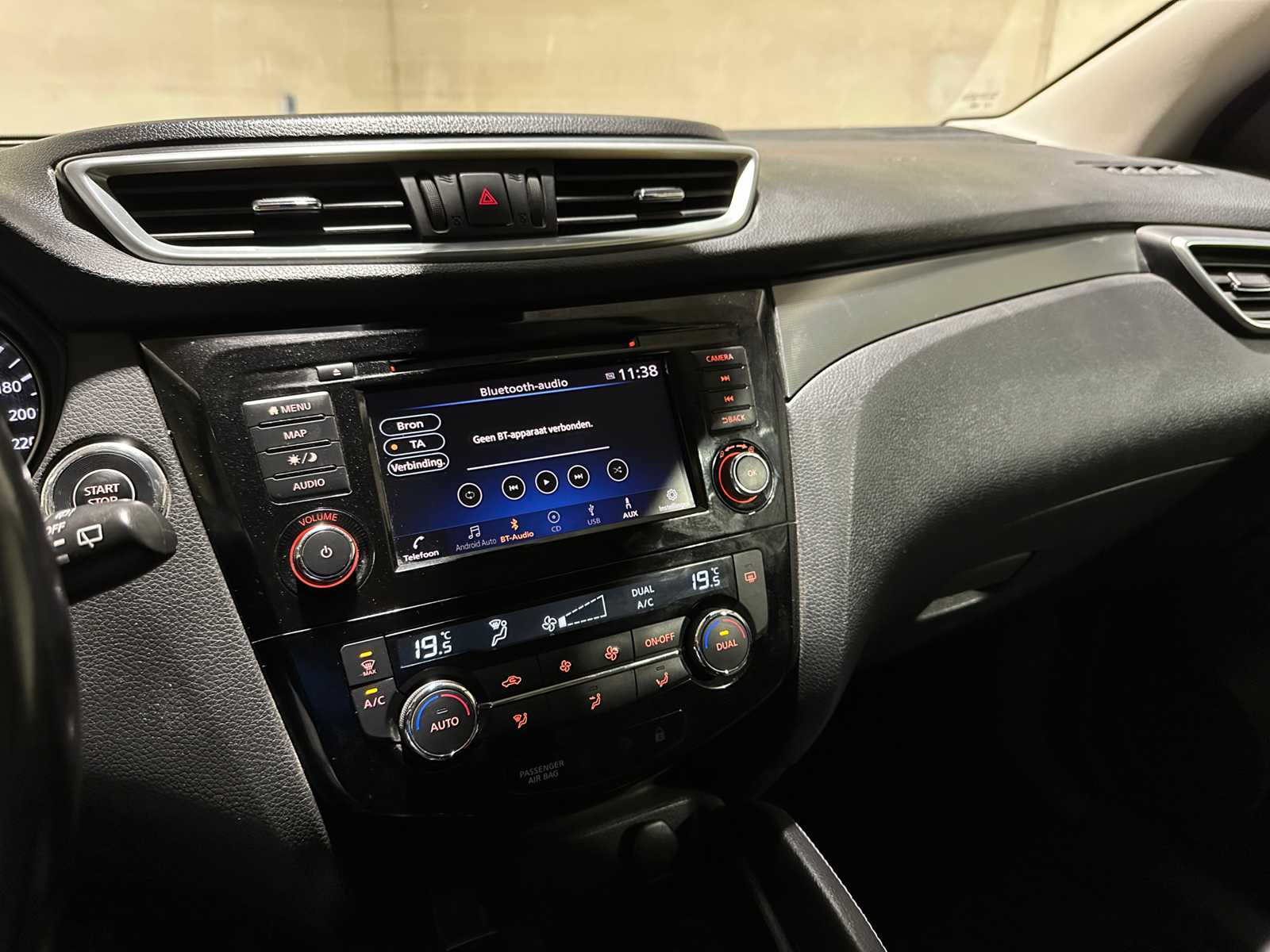 Nissan Qashqai 1.3 DIG-T N-Connect 140hp 2019, L-595-RB