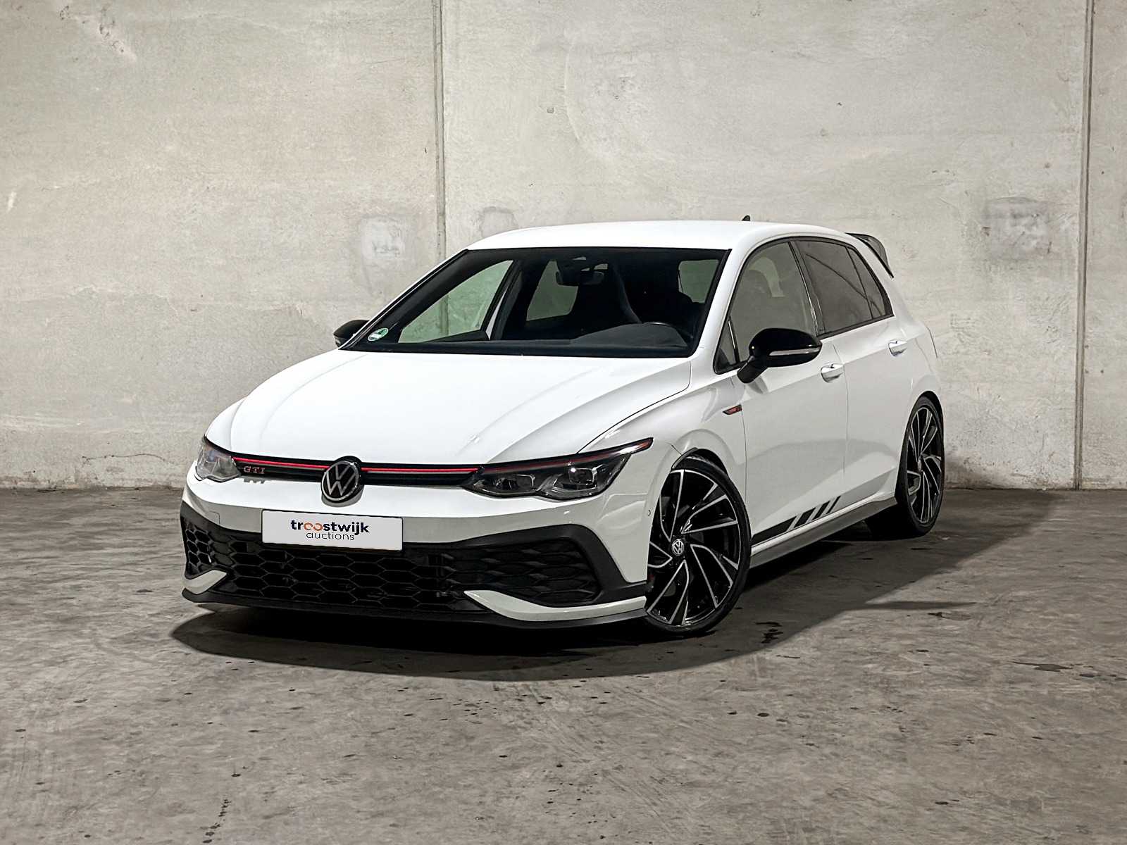 Performance auto's, premium auto's en youngtimers te Tiel
