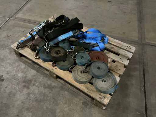 Batch of straps/ratchets